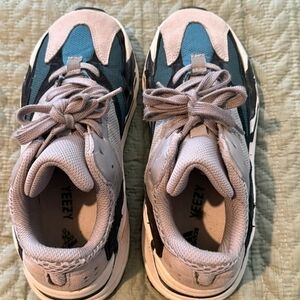 Adidas Yeezy Boost 700 Sneakers